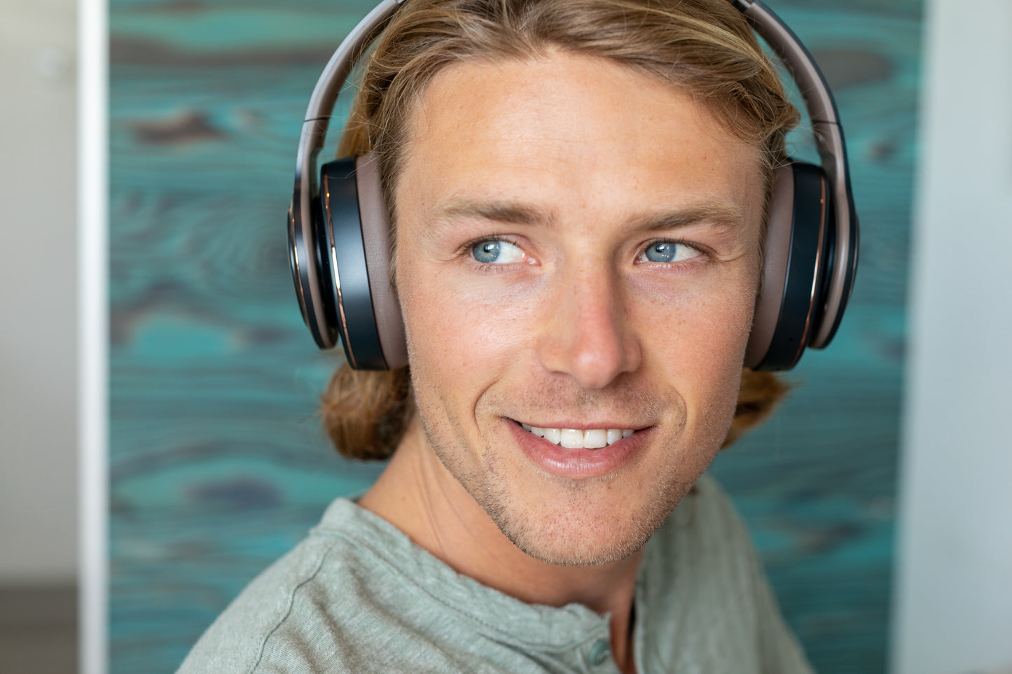 Enduro ANC Navy Wireless Noise Cancelation Headphone